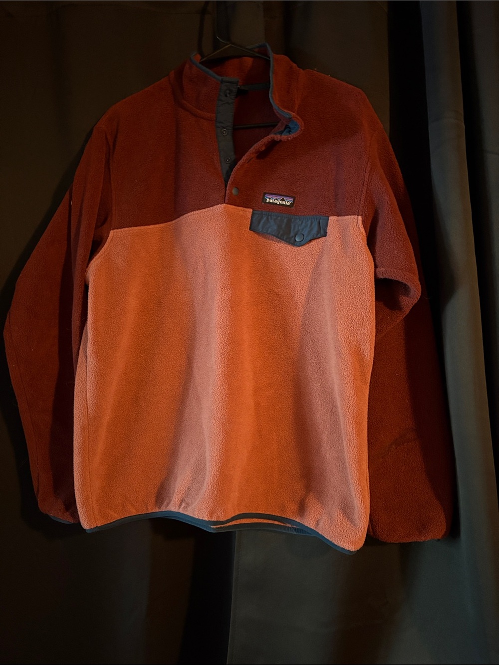 Patagonia Two-Tone maroon and light pink Snap-T Fleece Pullover